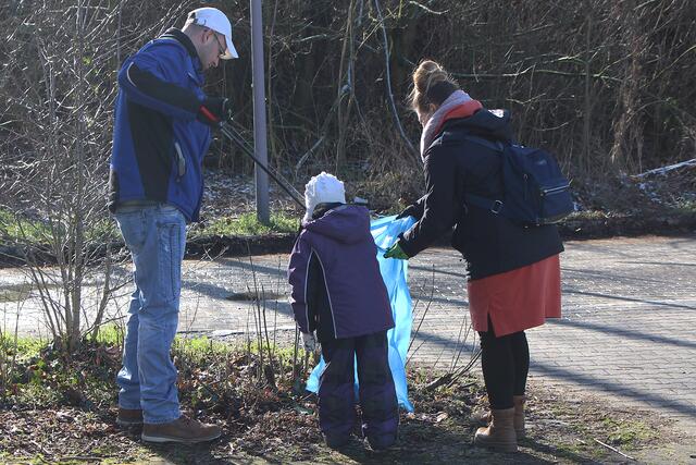 Bunt gemixt  aus der Serie: Rund 170 Teilnehmer waren bei der 15. Umweltsammelaktion wieder dabei | Foto: © Jürgen Thoms 