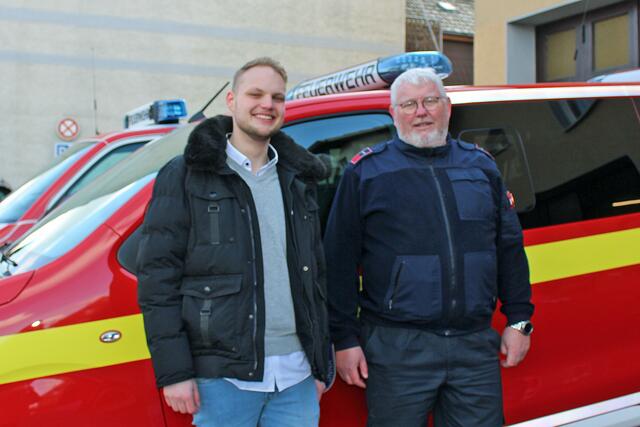 Ortsvorsteher Erik Rapillus und Löschgruppenführer und Jugendwart Bernd  Tepe   | Foto: © Jürgen Thoms 