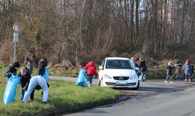 Bunt gemixt  aus der Serie: Rund 170 Teilnehmer waren bei der 15. Umweltsammelaktion wieder dabei | Foto: © Jürgen Thoms 