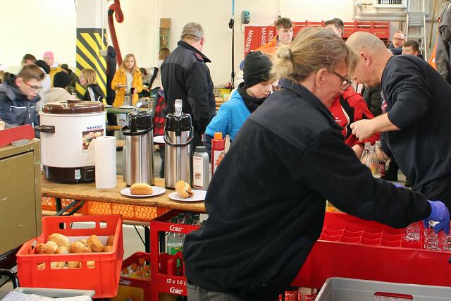 Bunt gemixt  aus der Serie: Rund 170 Teilnehmer waren bei der 15. Umweltsammelaktion wieder dabei | Foto: © Jürgen Thoms 