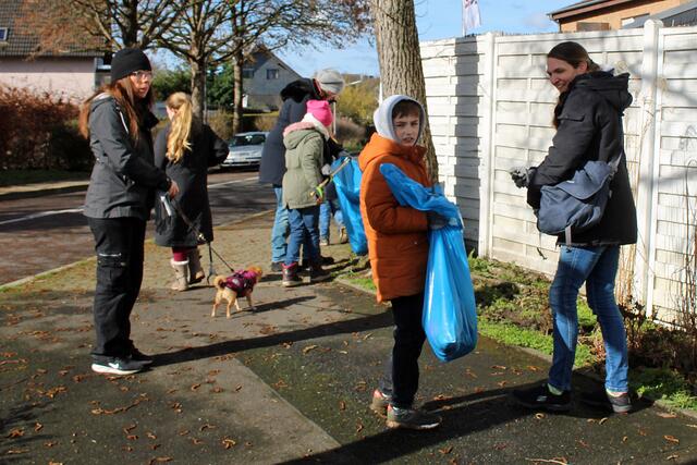 Bunt gemixt  aus der Serie: Rund 170 Teilnehmer waren bei der 15. Umweltsammelaktion wieder dabei | Foto: © Jürgen Thoms  