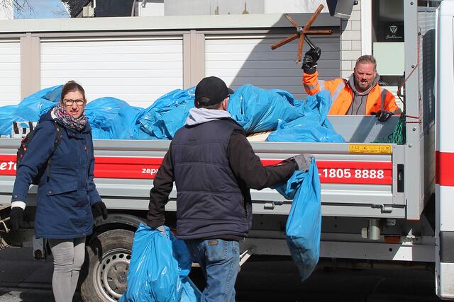 Bunt gemixt  aus der Serie: Rund 170 Teilnehmer waren bei der 15. Umweltsammelaktion wieder dabei | Foto: © Jürgen Thoms 