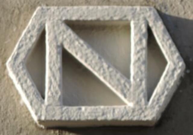 Logo des Stahlbarons Oskar Natorp über dem Portal der Villa Artis, Ruhrstraße 3 in Mülheim | Foto: Mülheimer Kunstverein und Kunstförderverein KKRR