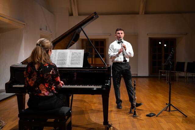 Der Ton von Klarinette und Klavier verschmelzen geradezu - eine wunderbare Harmonik, die das Duo Étere beim Konzertabend im Schloß Borbeck darbot. | Foto: Patrick Borucki