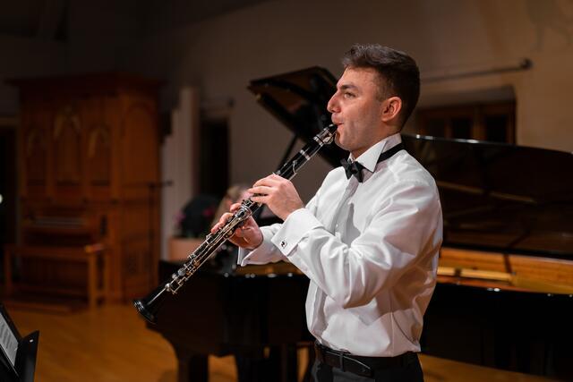 Atemberaubend mit welcher Leichtigkeit und Ausdrucksstärke Klarinettist Davit Sarukhanyan die anspruchsvollen Kompositionen des Abends meisterte. | Foto: Patrick Borucki