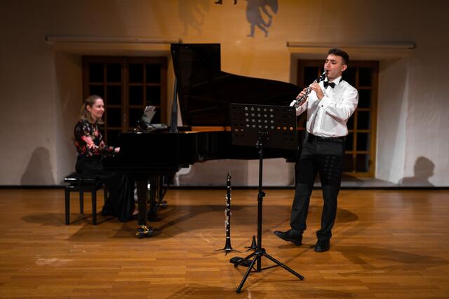 Klarinettist Davit Sarukhanyan und Pianistin Tatiana Verbeke erhielten verdient viel Applaus für ihr Konzert mit Werken der Romantik von Claude Debussy, Camille Saint-Saens, Georges Bizet, Johannes Brahms und Clara Schumann. | Foto: Patrick Borucki