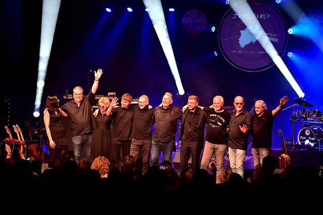 Standing Ovations | Foto: Ralf Deinl