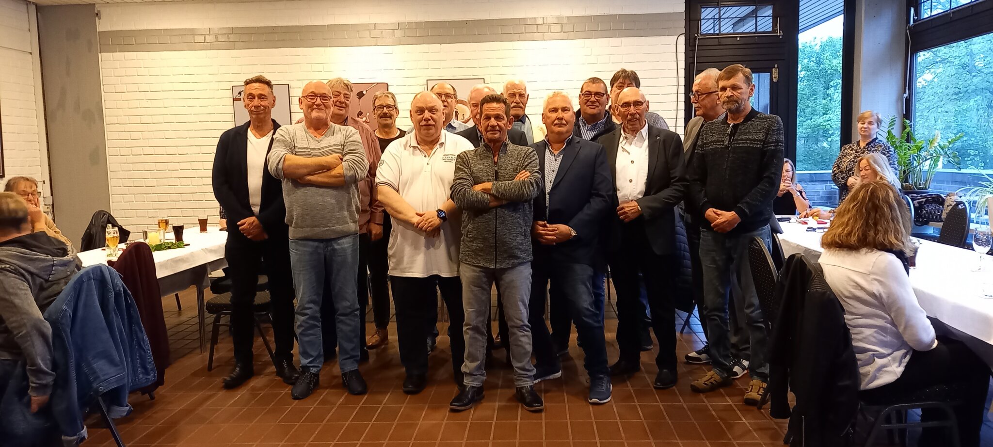 Dem Freunde Kurz Dem Feinde Lang Dem Freunde kurz, dem Feinde lang: 50 Jahre „Bergheimer Buben 73