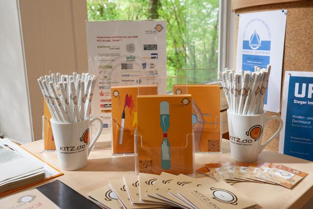 Impression Info-Tisch | Foto: Thorsten Lutze c/o KITZ.do