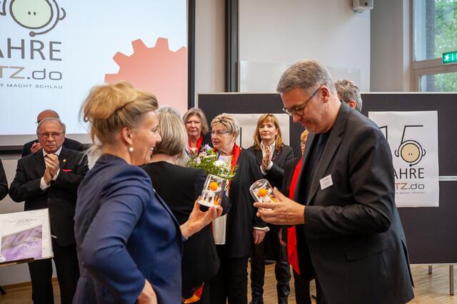 Ministerin Ina Brandes, MKW NRW und Oberbürgermeister Thomas Westphal | Foto: Thorsten Lutze c/o KITZ.do