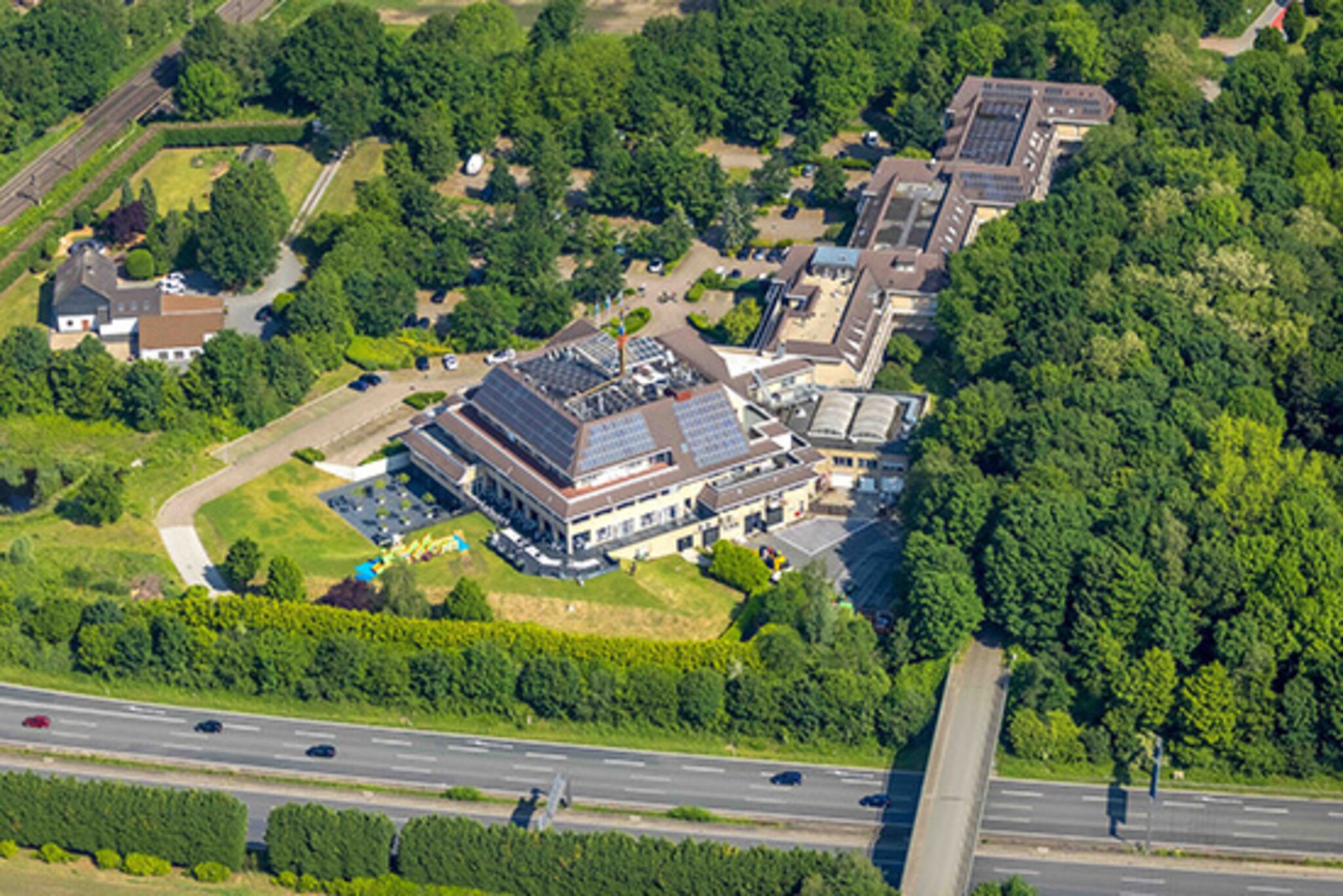 FLÜCHTLINGSUNTERBRINGUNG in Gladbeck geklärt Zentrale Unterbringungseinrichtung im Hotel Van FLÜCHTLINGSUNTERBRINGUNG in Gladbeck geklärt Zentrale Unterbringungseinrichtung im Hotel Van