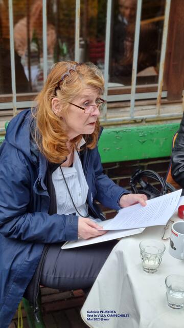 GABRIELE PLUSKOTA trägt vor .... (Mai 2023@ana´)