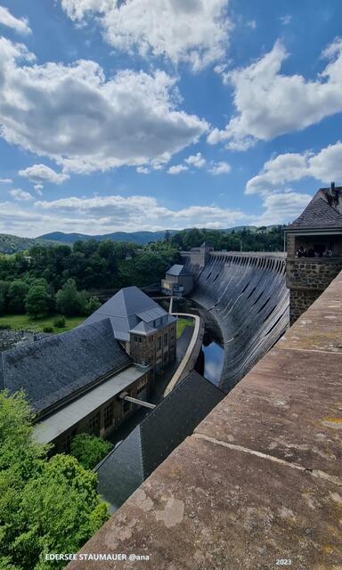 auf der Mauer auf der LAUER´.... grinZ :-)