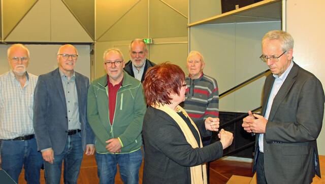 Hagen Libeau, Reiner Krauße Parkinson Forum  Kreis Steinfurt e.V., Pieter Bot, Jürgen Korvin, Gerhard Kulik Parkinson Forum e.V. Unna und Dr. med. Wolfgang Kusch Chefarzt der Klinik für Neurologie mit Klinischer Neurophysiologie Herz-Jesu-Krankenhaus, Münster-Hiltrup im persönlichen Beratungsgespräch  | Foto: © Jürgen Thoms 