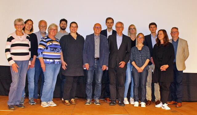 Mitglieder vom Parkinson Forum Kreis  Steinfurt e.V. und das Team der Klinik für Neurologie mit Klinischer Neurophysiologie Herz-Jesu-Krankenhaus, Münster-Hiltrup | Foto: © Jürgen Thoms 