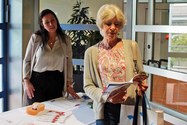 Am Infostand beim 8. Hiltruper Parkinson-Tag | Foto: © Jürgen Thoms  