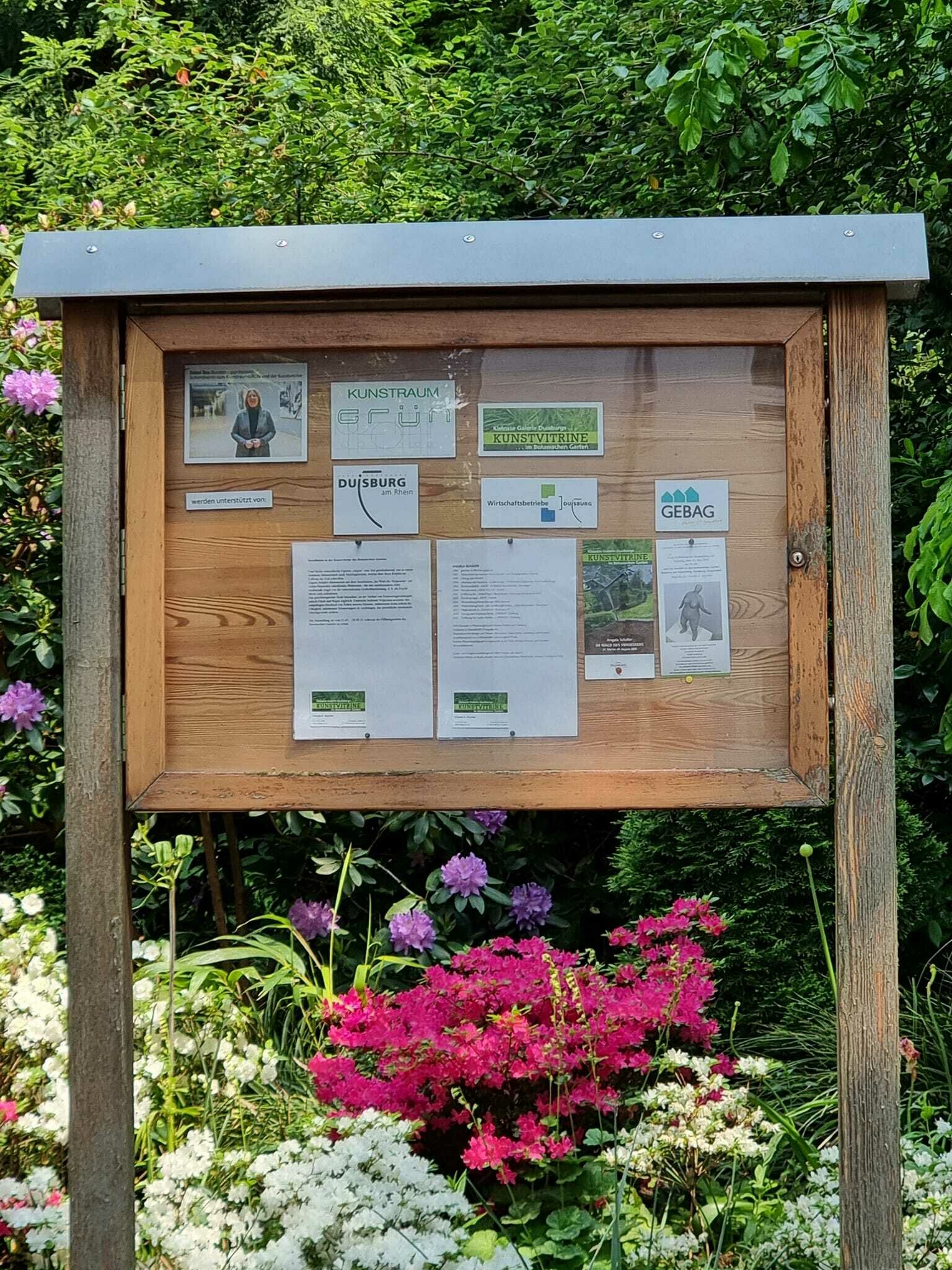 Kunstvitrine im Botanischen Garten Duissern Angela Schäfer in