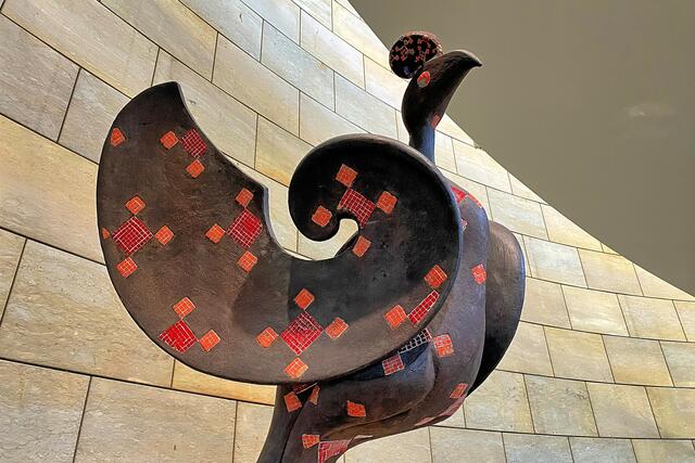 "Phönix" (1949) von Ewald Mataré in der Bürgerhalle. | Foto: ©Margot Klütsch