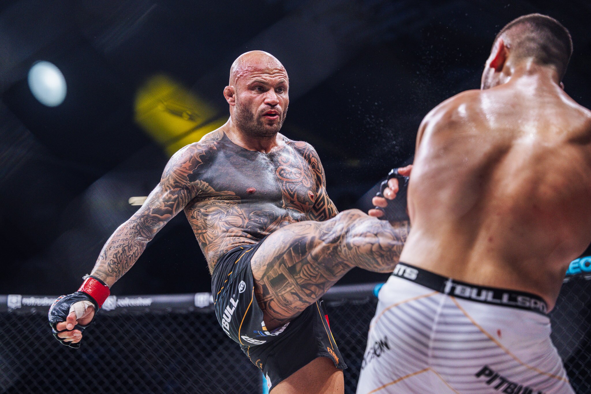 Gewinnspiel MMATurnier mit 12.000 Fans in Oberhausen Oberhausen