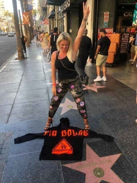Die Essener Designerin Pia Bolte auf dem Walk of Fame.  | Foto: privat
