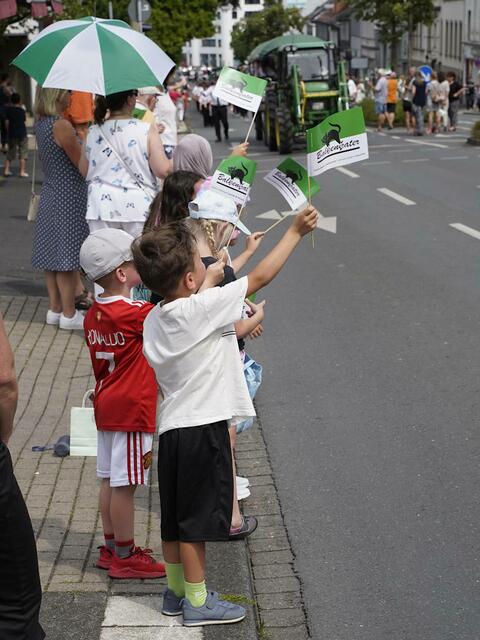 Titel: Foto 4.
Foto aus Story: „Nachricht: IBSV Schützenfest in Iserlohn.

Foto Impressionen aus großem Festzug vom IBSV Schützenfest 2023 in Iserlohn.“ | Foto: Jörg Schubert - #schubertj73