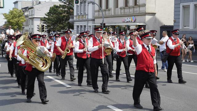 Titel: Foto 8.
Foto aus Story: „Nachricht: IBSV Schützenfest in Iserlohn.

Foto Impressionen aus großem Festzug vom IBSV Schützenfest 2023 in Iserlohn.“ | Foto: Jörg Schubert - #schubertj73
