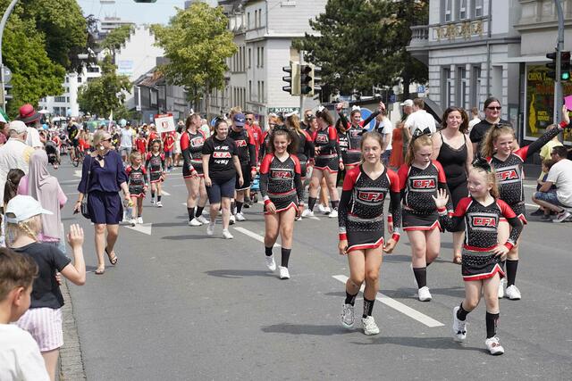 Titel: Cheerleading, TUS Iserlohn 1
Foto aus Story: „Nachricht: IBSV Schützenfest in Iserlohn.

Foto Impressionen aus großem Festzug vom IBSV Schützenfest 2023 in Iserlohn.“ | Foto: Jörg Schubert - #schubertj73