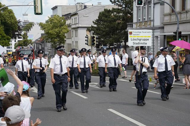 Titel: Freiwillige Feuerwehr Iserlohn.
Foto aus Story: „Nachricht: IBSV Schützenfest in Iserlohn.

Foto Impressionen aus großem Festzug vom IBSV Schützenfest 2023 in Iserlohn.“ | Foto: Jörg Schubert - #schubertj73