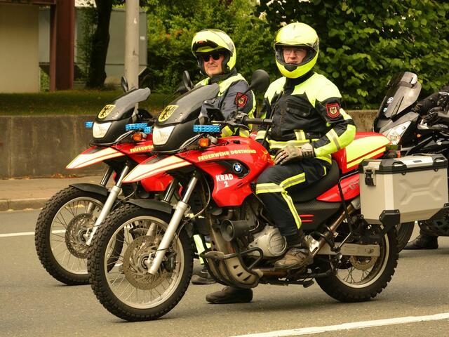 Zwei Feuerwehrmänner aus Dortmund | Foto: Uwe Klein