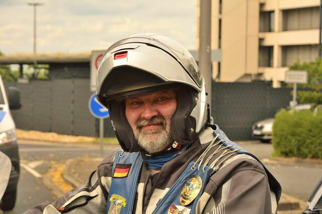 Ein Mitglied der Blue Knights  | Foto: Uwe Klein