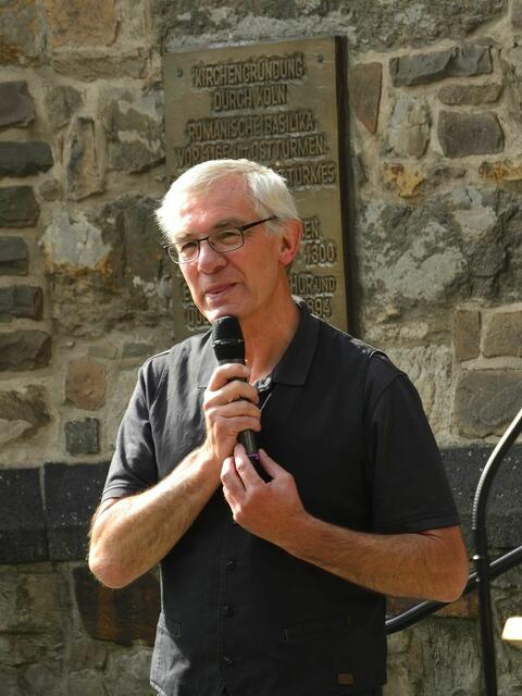 Bewegende Worte des Bürgermeisters von Ratingen, Klaus Pesch | Foto: Uwe Klein