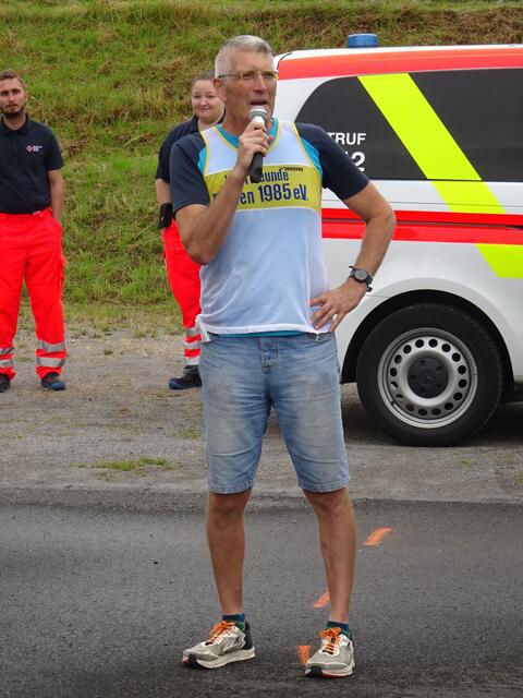 Leisteten hervorragende Arbeit. Michael Klein und seine Lauffreunde Bönen. 