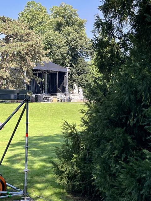 Aufbau der Konzertbühne.