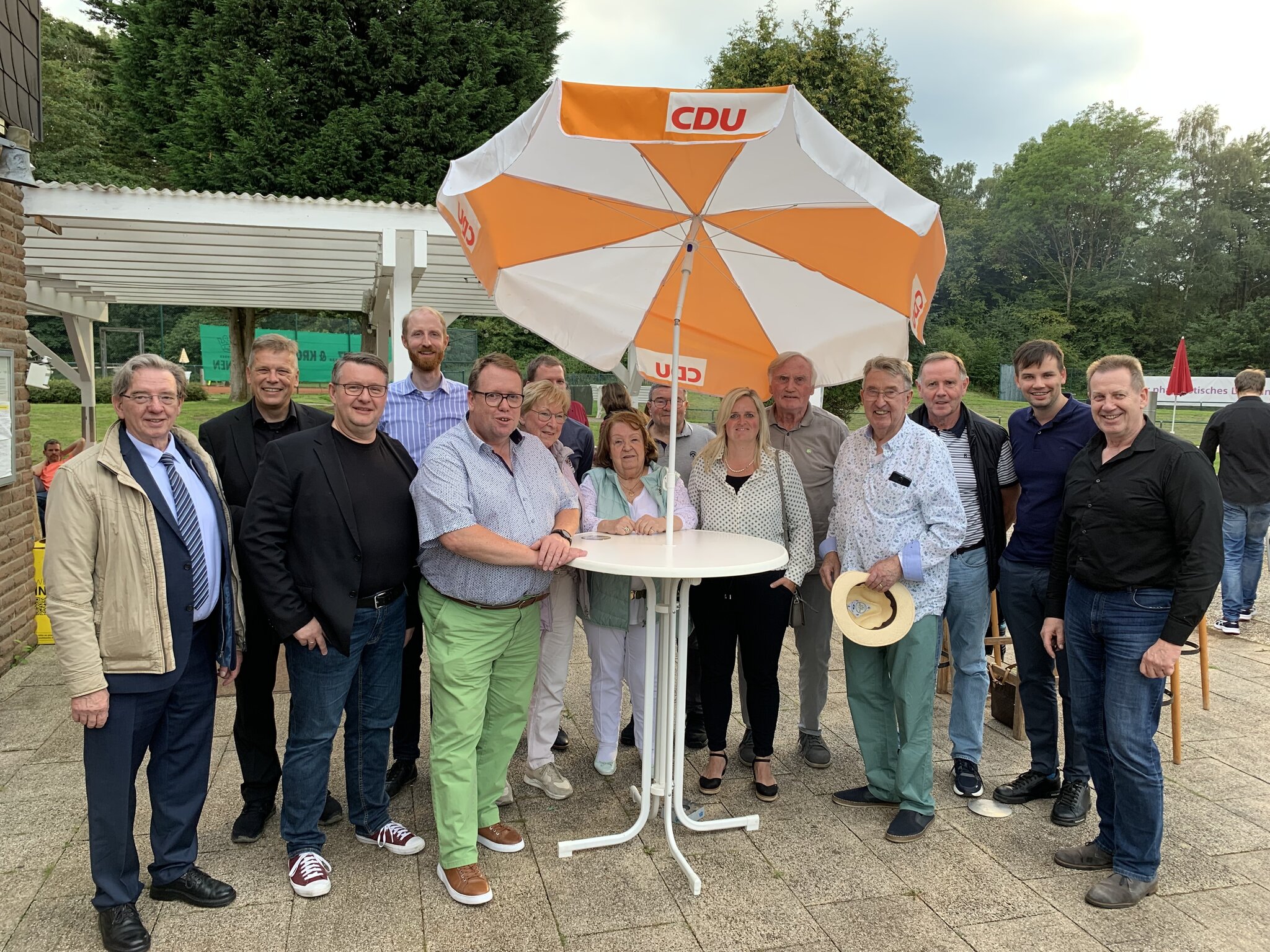 Grillen und Austausch: Erfolgreiches Sommerfest der CDU Kirchhörde ...