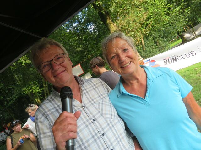 Ist das nicht ein tolles Paar?

Unsere Freude euch zu sehen, ist immer riesengroß, liebe Helga und lieber Laurenz! 