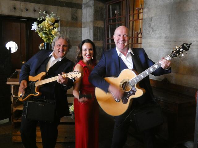 Eine musikalische Bereicherung beim Good-Bye-Dinner im Marmorsaal der Stadthalle: Die Traveling Voices | Foto: Thomas Emons