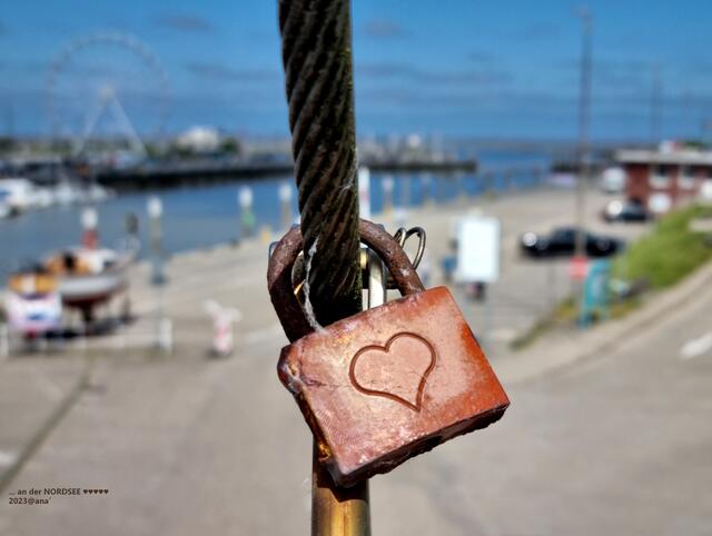 ♥♥♥ ein HERZ für die SEE :-)
2023 @ana´  an der Nordsee