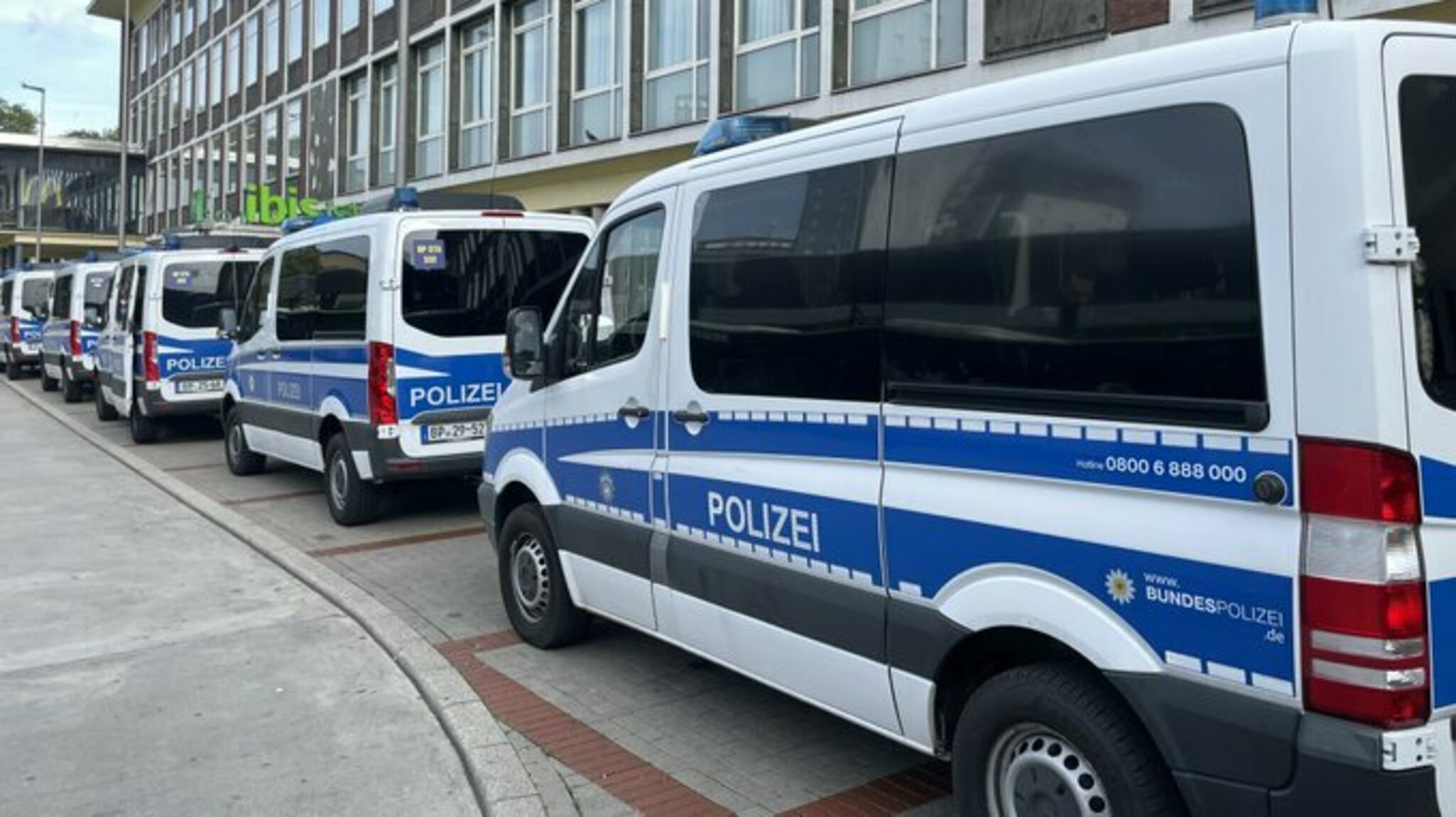 Razzia Gegen Organisierte Drogenkriminalit t LKA NRW Entdeckt razzia-gegen-organisierte-drogenkriminalit-t-lka-nrw-entdeckt