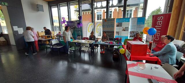 An zahlreichen Informationsständen konnten sich die Ratsuchenden mit…