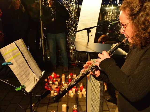 Leise Töne begleiteten die Demonstration | Foto: Uwe Klein