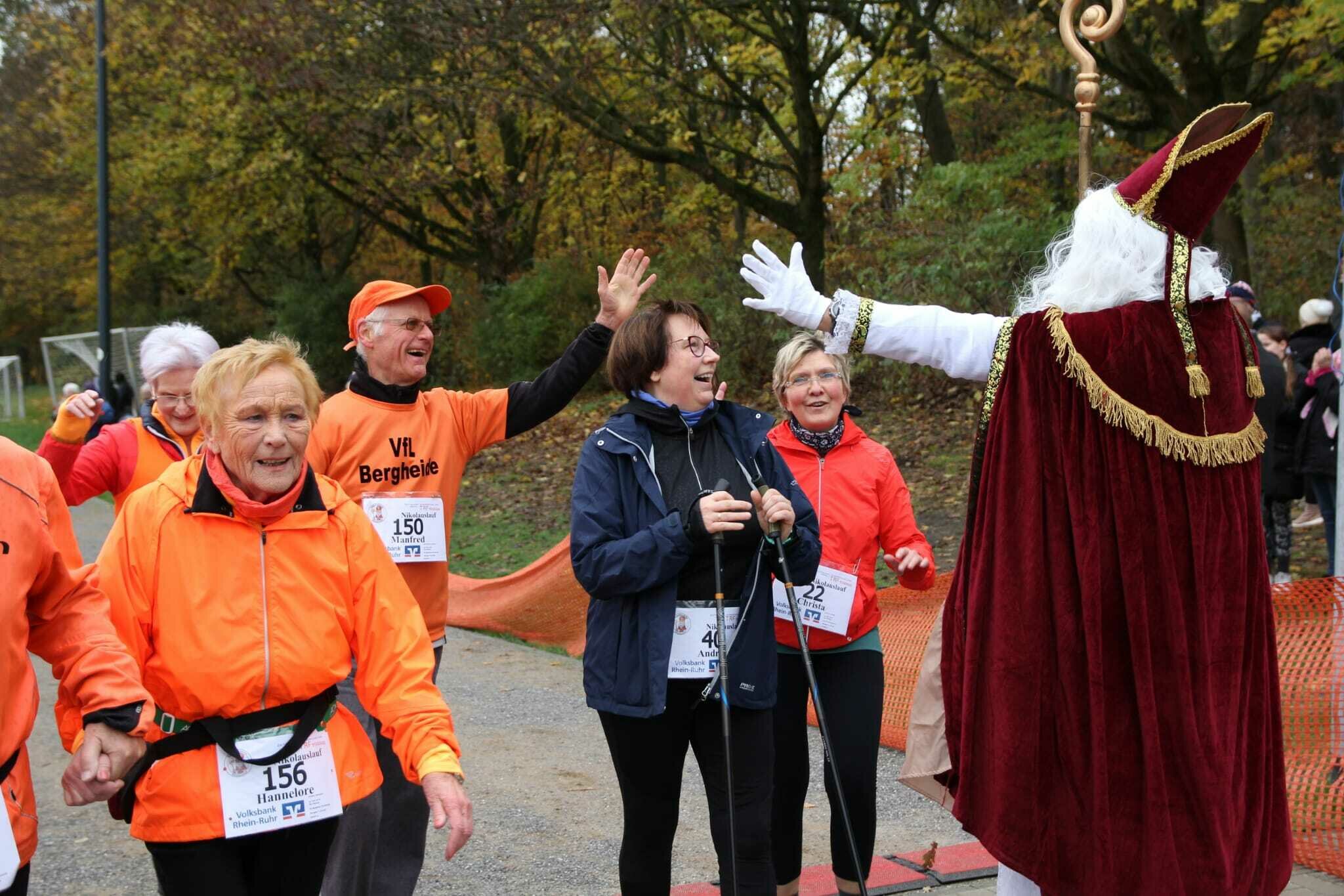 30. Schmachtendorfer Nikolauslauf: Festliche Lauftradition: 30 Jahre ...