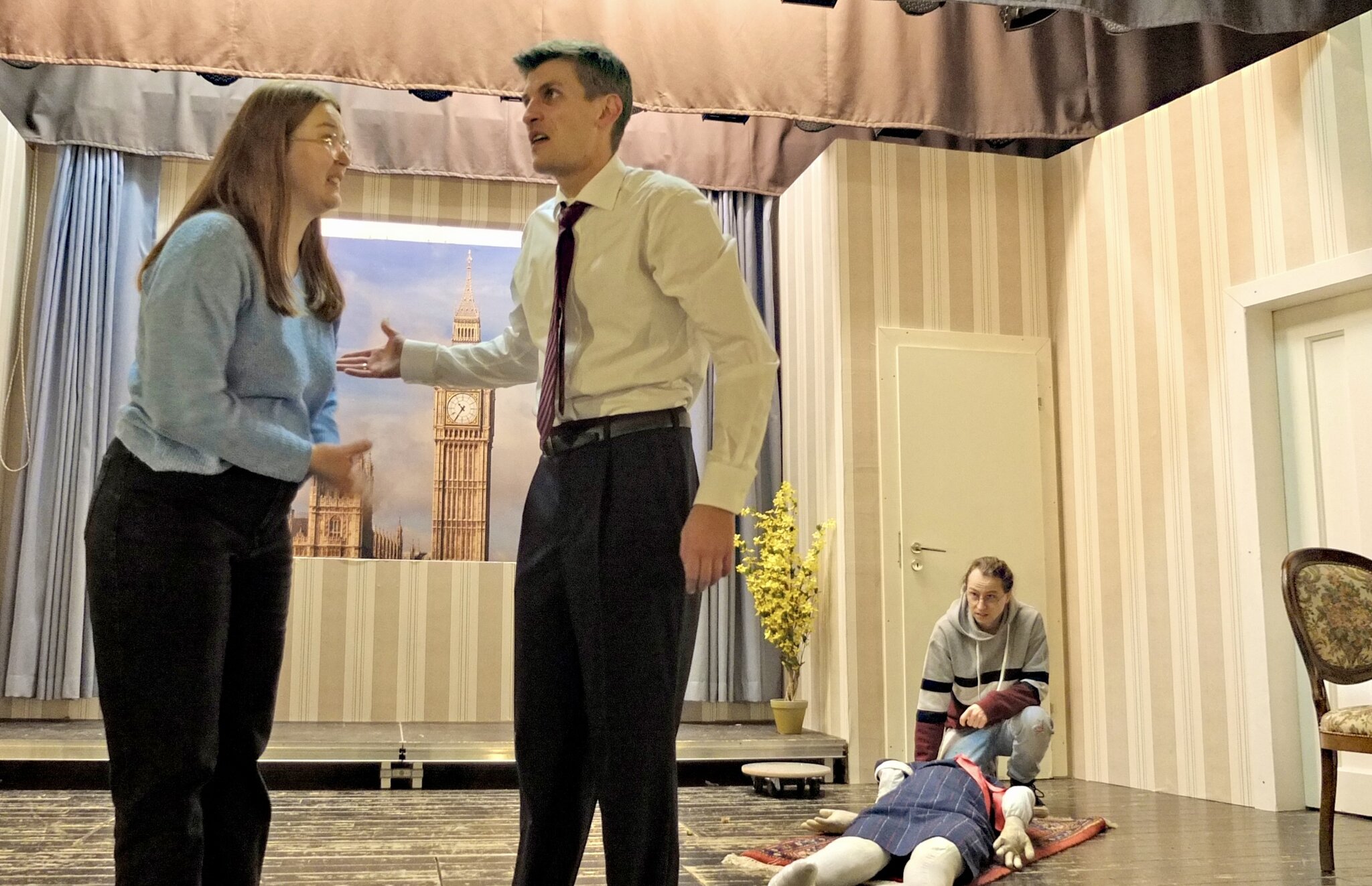 Kleinstädter-Bühne Sterkrade: Komödie "Außer Kontrolle" feiert Premiere