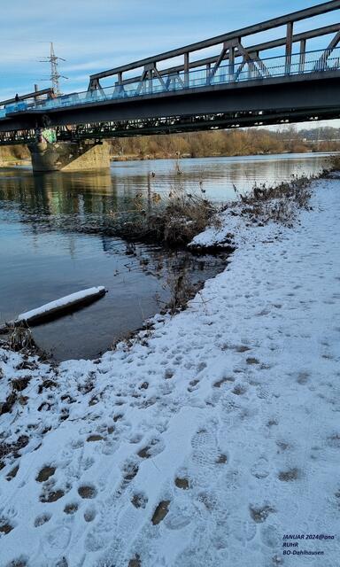 an/unter der Brücke ...