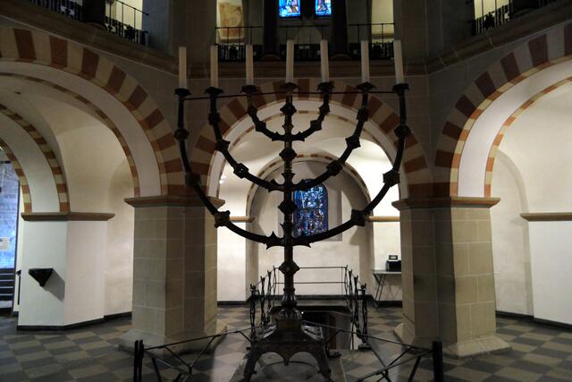 Der siebenarmige Leuchter in der Münsterkirche