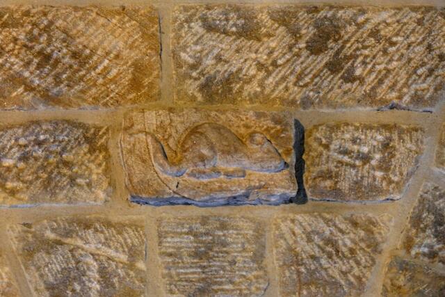 Auch die Kirchenmaus Marian versteckt sich gerne.