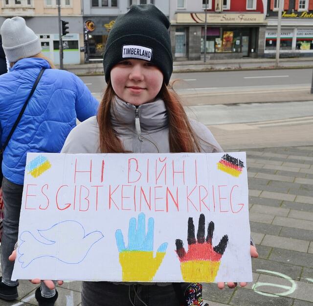 Alexandra vor dem Solinger Rathaus | Foto: Horst Nauen