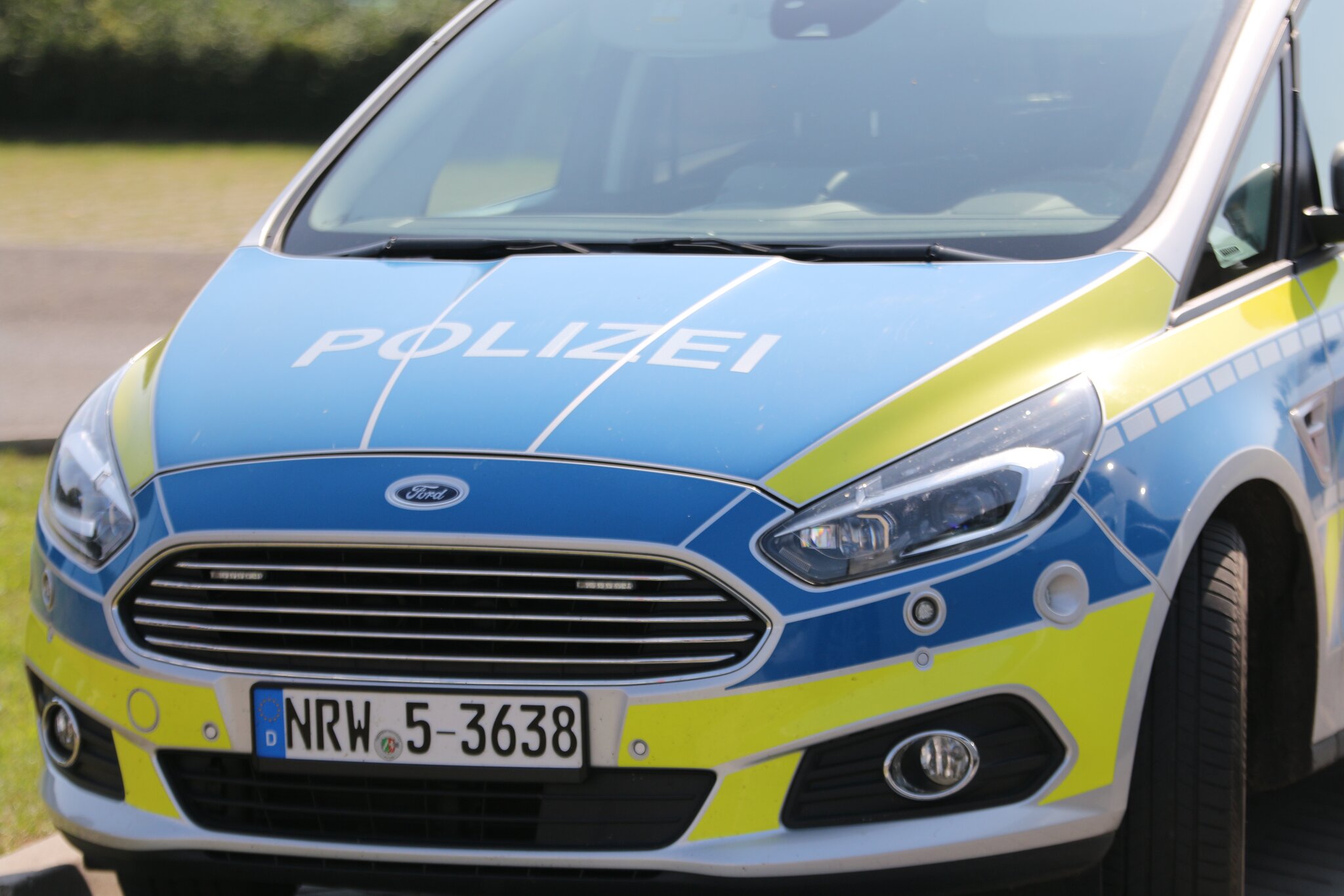 Die Polizei sucht Halter: Wessen Auto ist beschädigt worden? - Hamminkeln