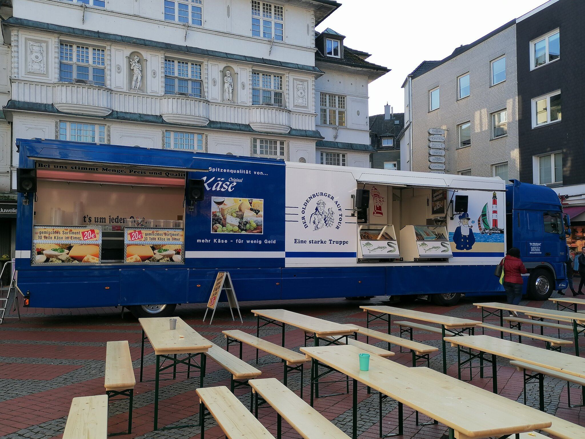 In Steele ist es wieder laut: Die Marktschreier sind wieder im Dorf ...