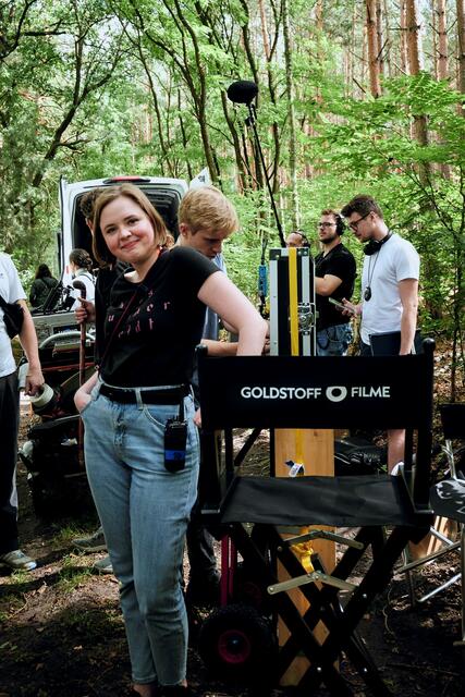Lotte Ruf am Set der Serie.

© ABBYLL / Goldstoff Filme