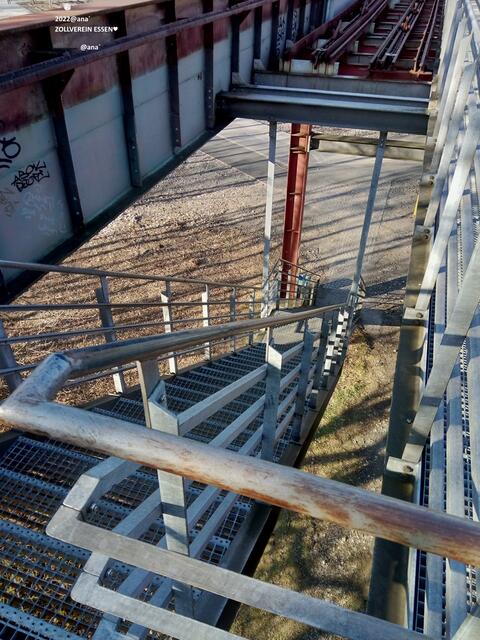 steil runter, oder doch wieder RAUF´?!?  wieder eine TREPPE!
2022@ana´